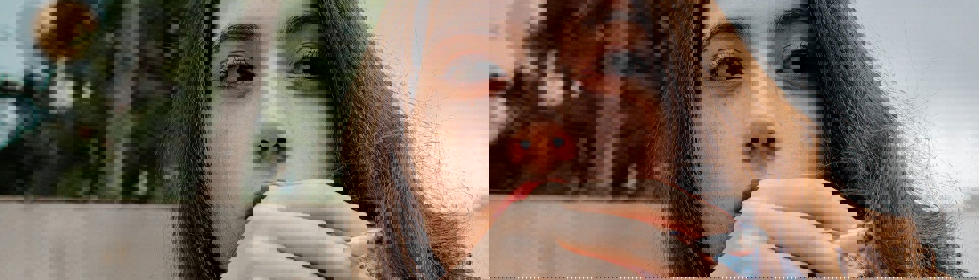 Tiener rookt een sigaret: wat doe je eraan?