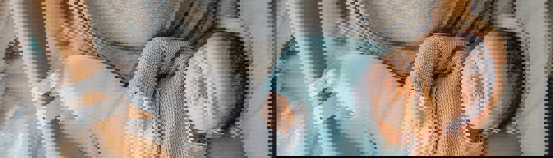 Mama met pasgeboren baby: Traumatische bevalling verwerken