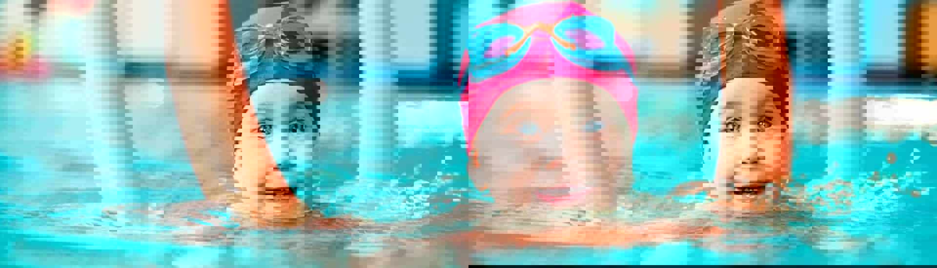 Kleuter in het zwembad: watergewenning