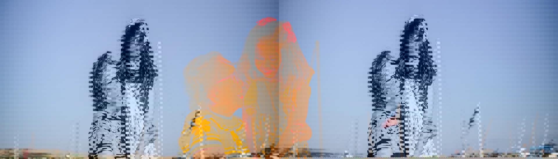 Oma en kleinkind samen op reis: welke documenten neem je mee?