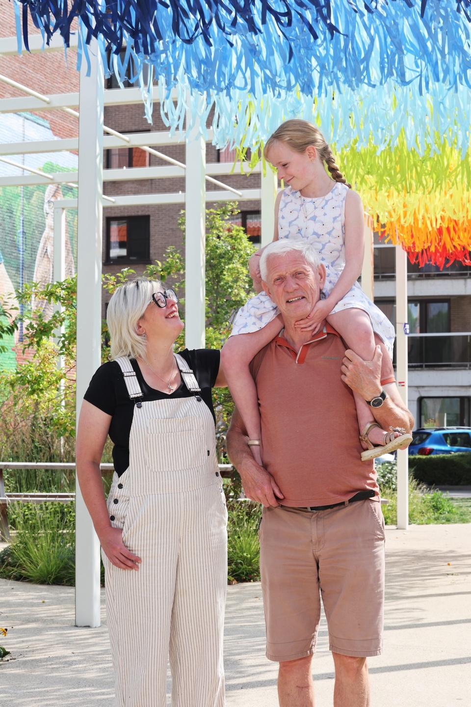 Patrick van Grootouders Voor Vrede samen met dochter Eline en kleindochter Suzie