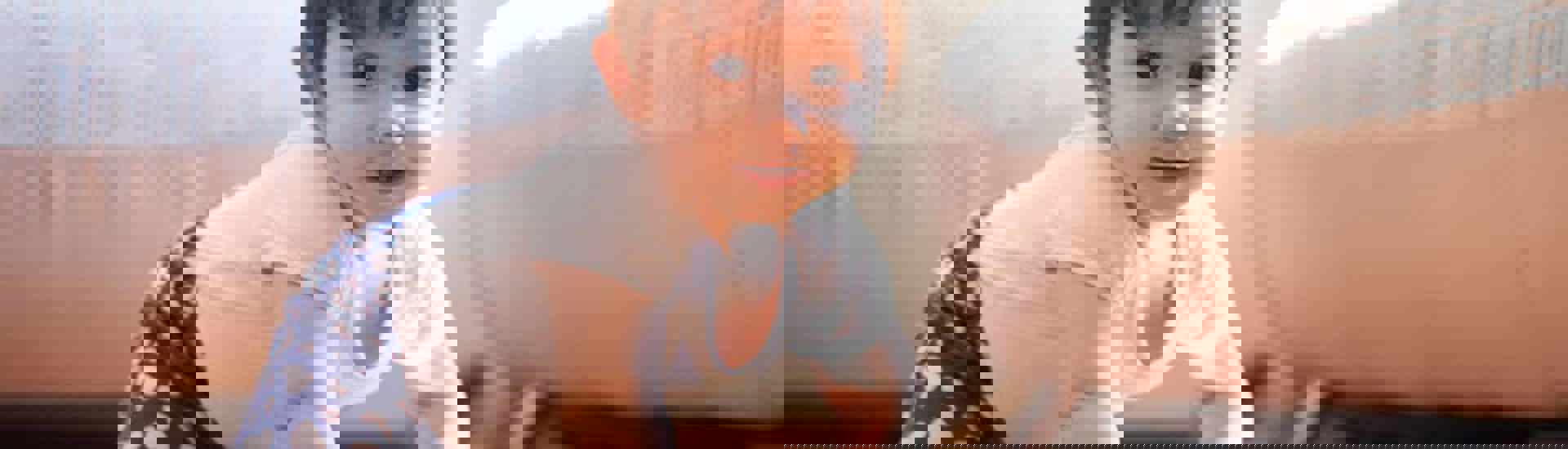 Kruipende baby: zo voorkom je hormoonverstorende stoffen