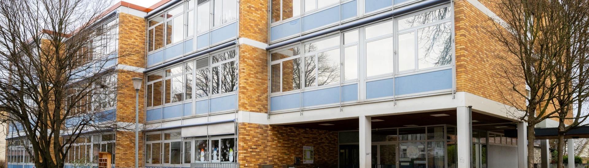 Politiecontrole Aan De Schoolpoort Minderjarigen Schoolgebouw Middelbaar