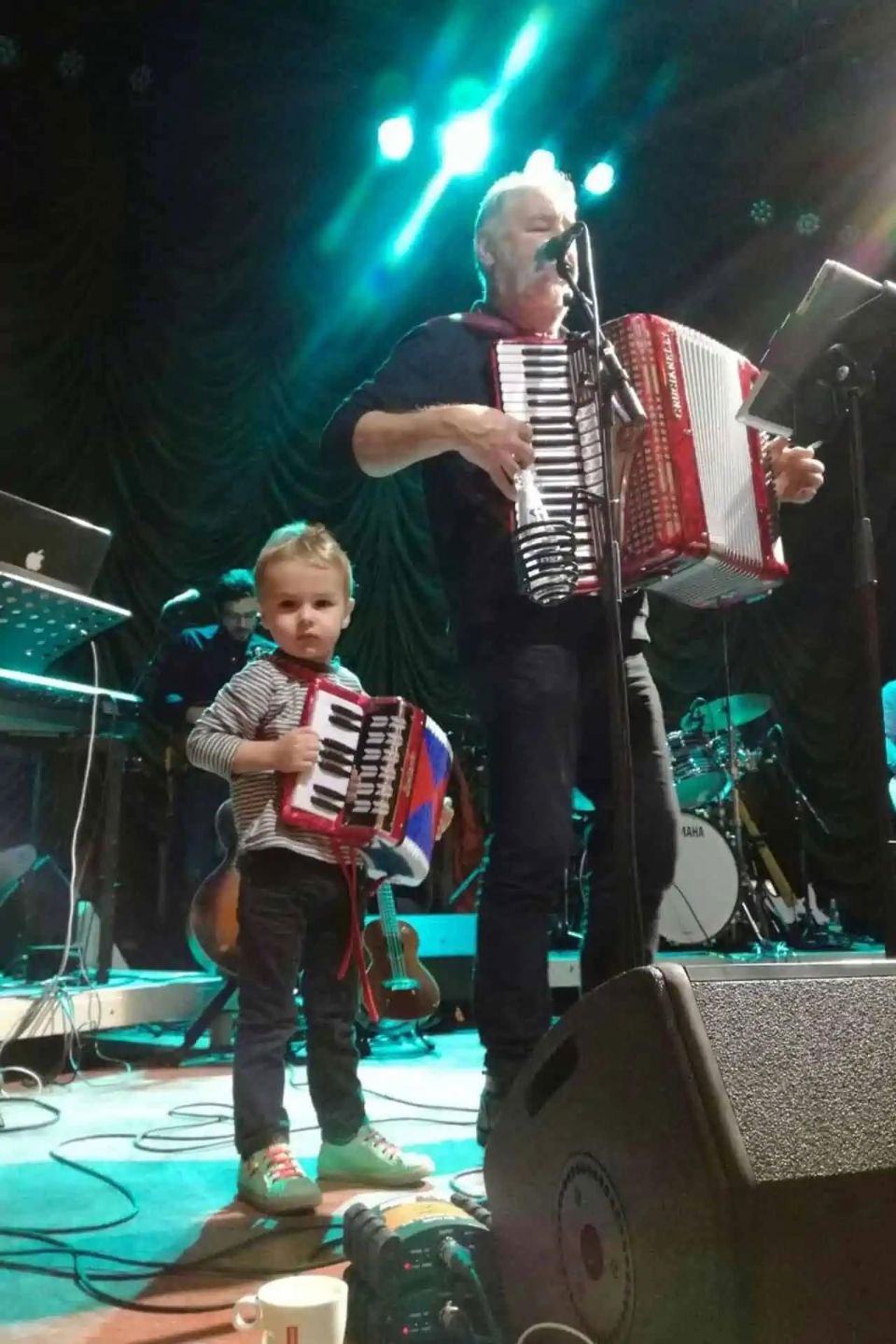Jan De Smet En Kleinkind Op Podium