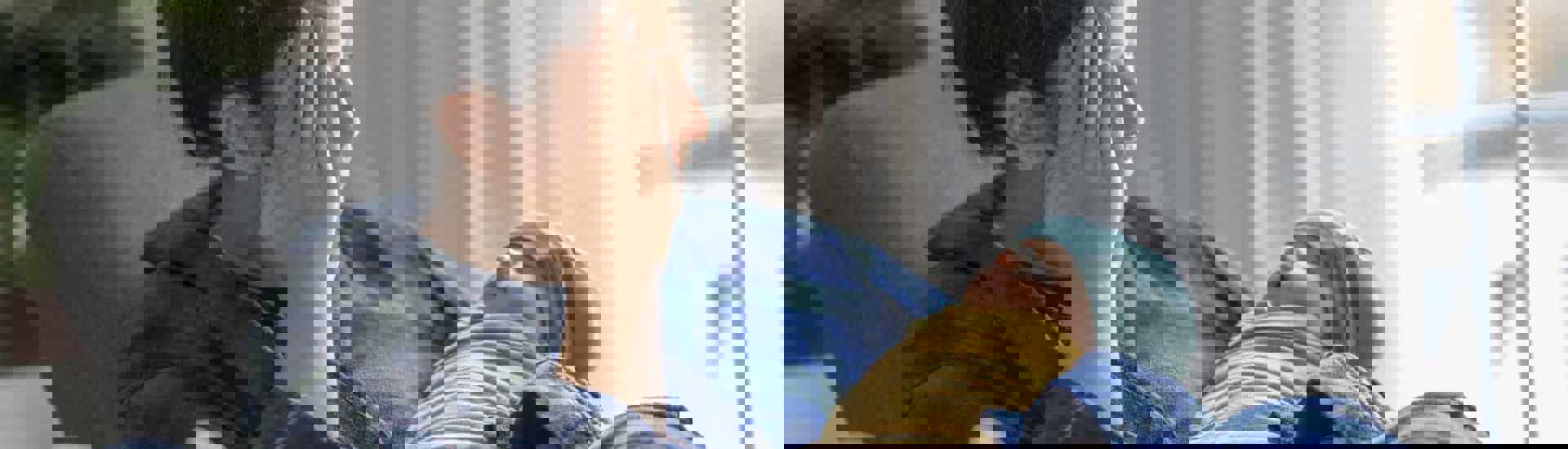 Mama met baby heeft babyblues: roze wolk gezocht