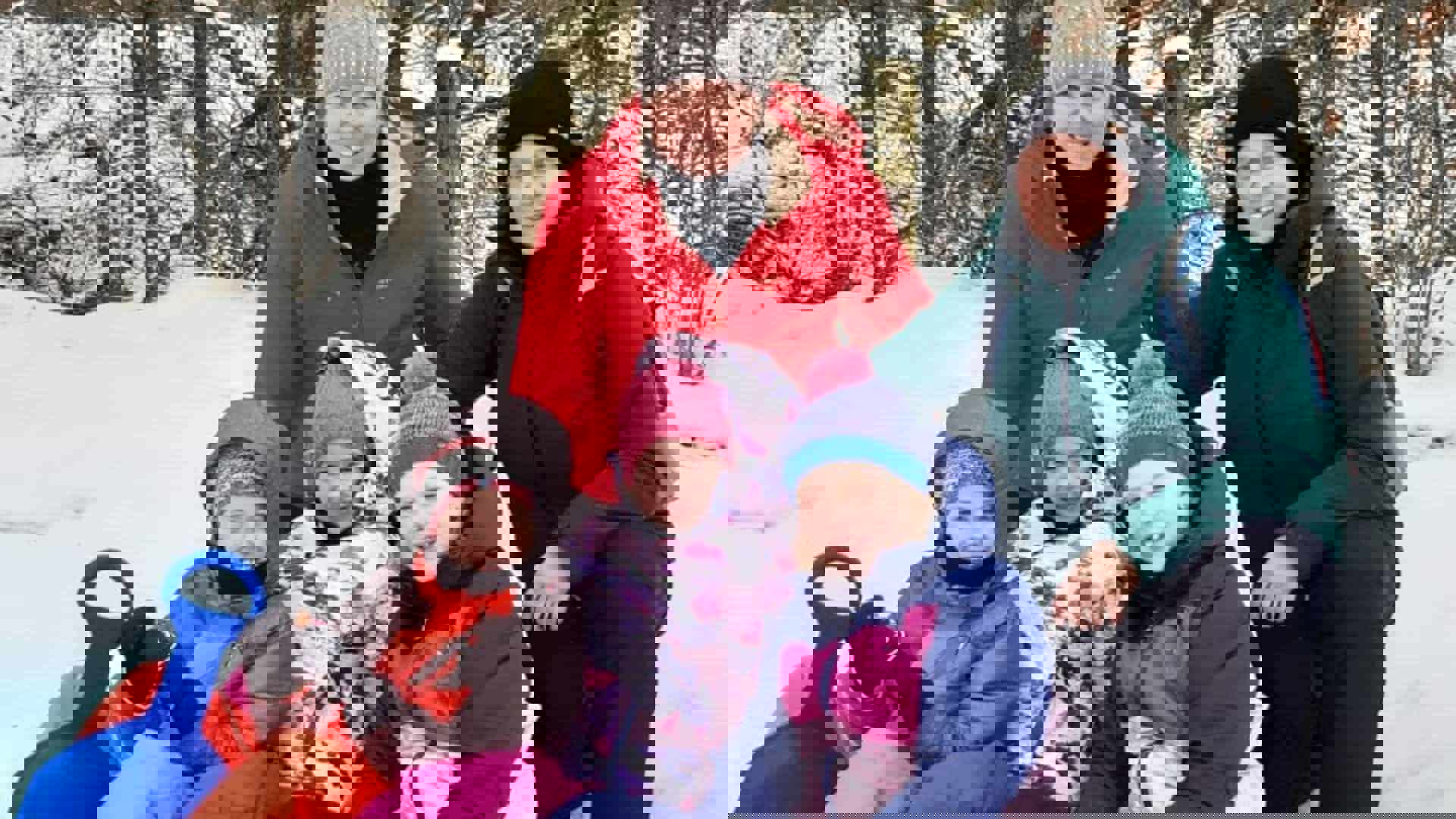 Els en Patsy maken gebruik van de kinderoppasdienst van de Gezinsbond: 'Zonder hen zou het hier niet draaien'