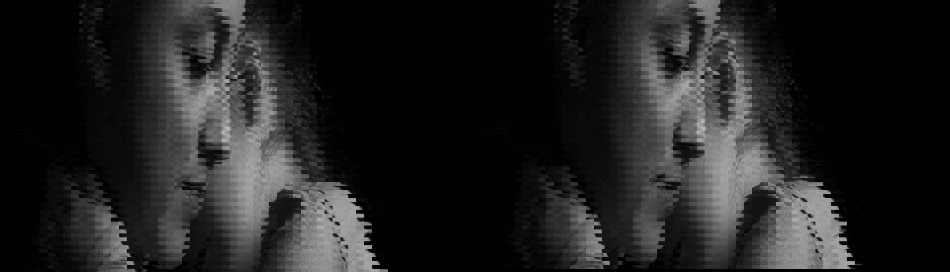 Mama met kind heeft zwangerschapsdepressie: de roze wolk is donkergrijs