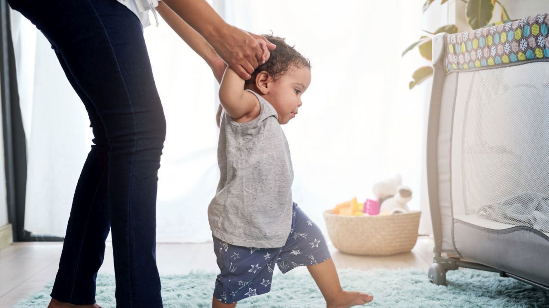 Gezinsbond eerste stapjes peuter