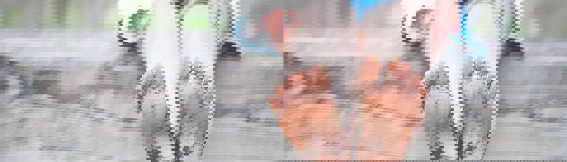 Vuile kindervoetjes: zet kinderen en jongeren niet buitenspel in de publieke ruimte