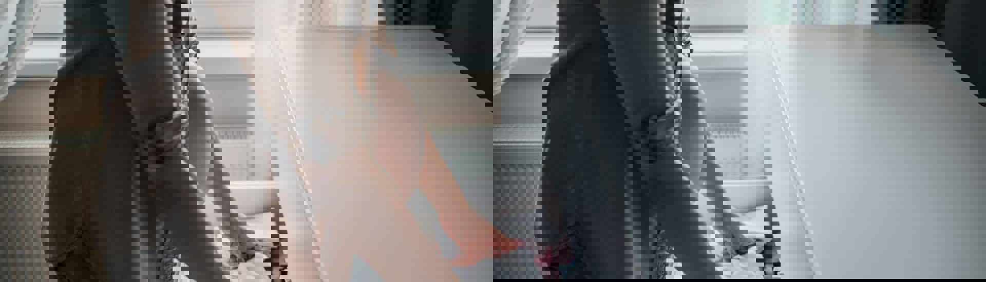 Zwangere vrouw bereid komst van baby voor