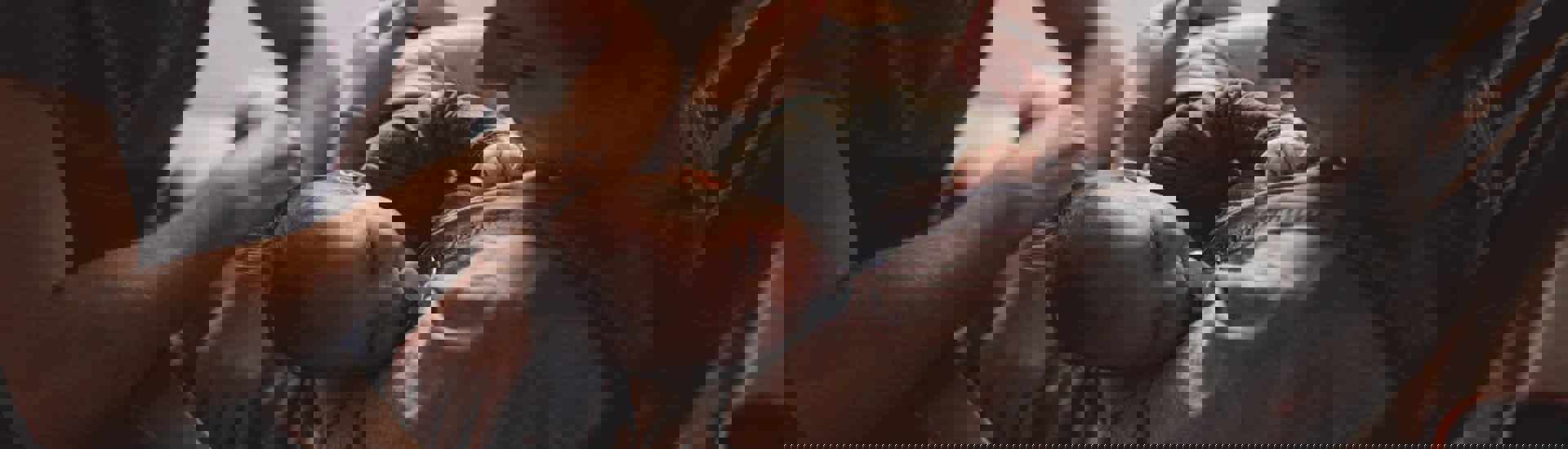 Ouders met slapende baby: Start to sleep een baby leren slapen is een proces van lange adem