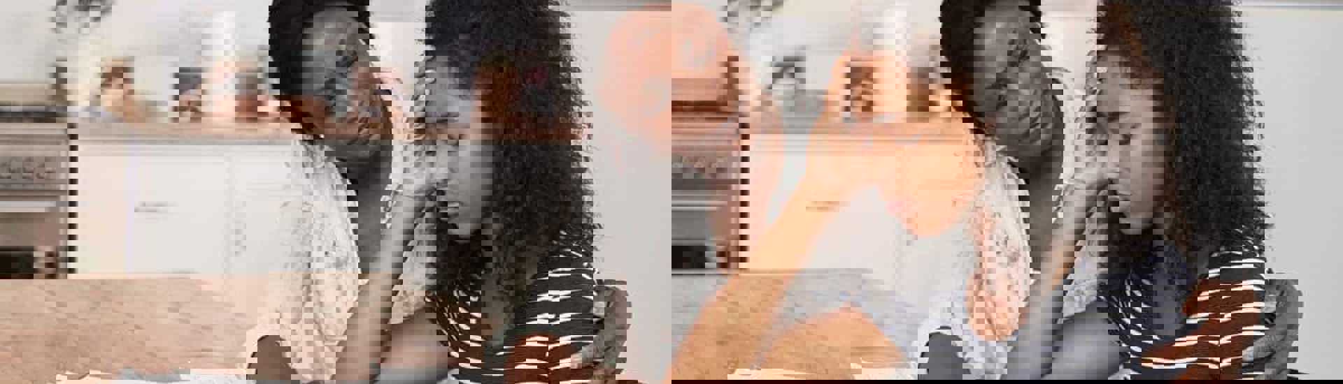 Mama geeft tiener examentips