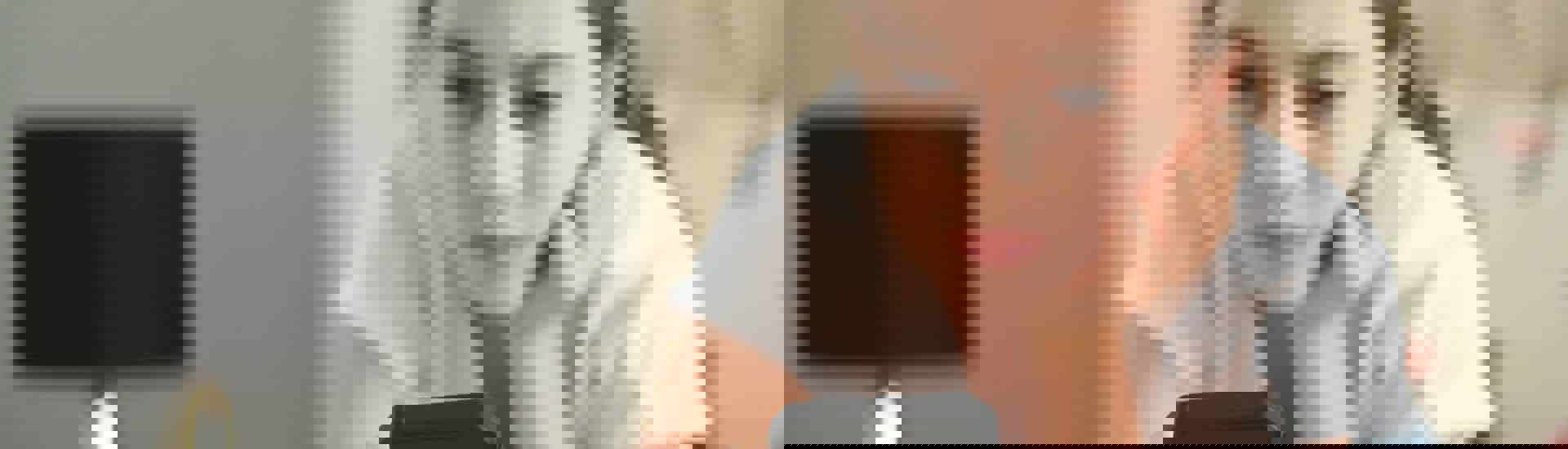 Tiener met gsm: over cyberpesten