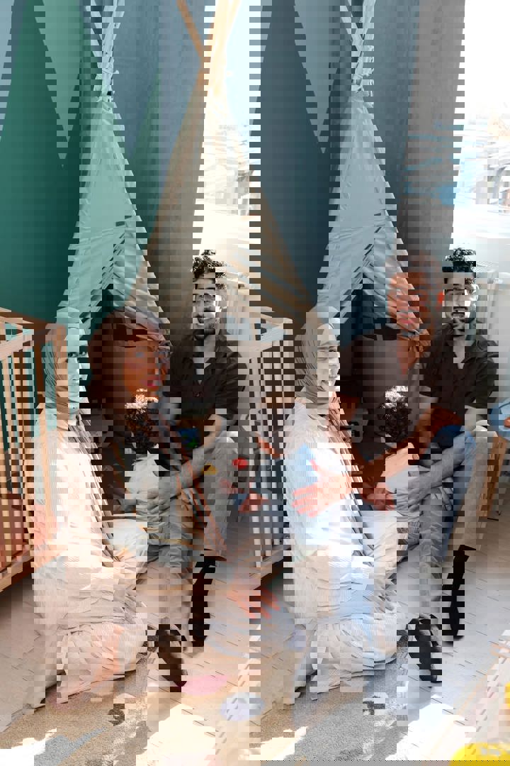 Hanan en Mohamed over opvoeden tussen twee culturen: 'We hopen dat onze zoon een goed mens wordt'