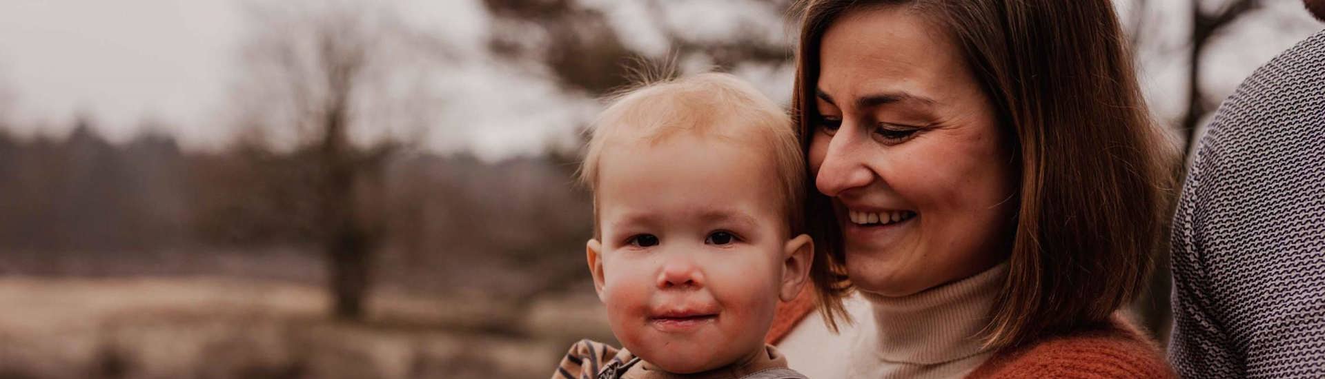 Mama Sarah met huilbaby Lewis