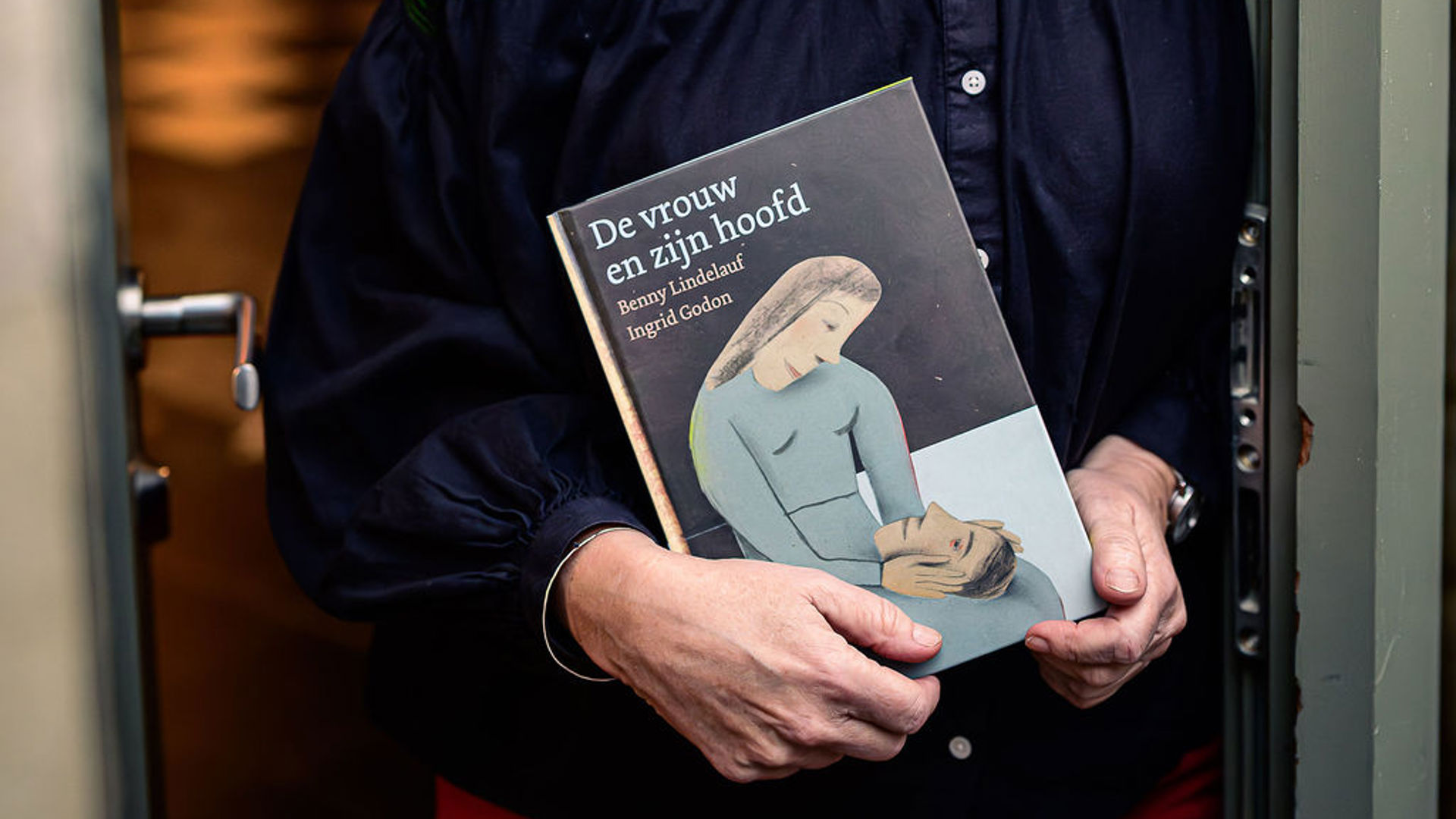 Boekcover_De Vrouw En Zijn Hoofd