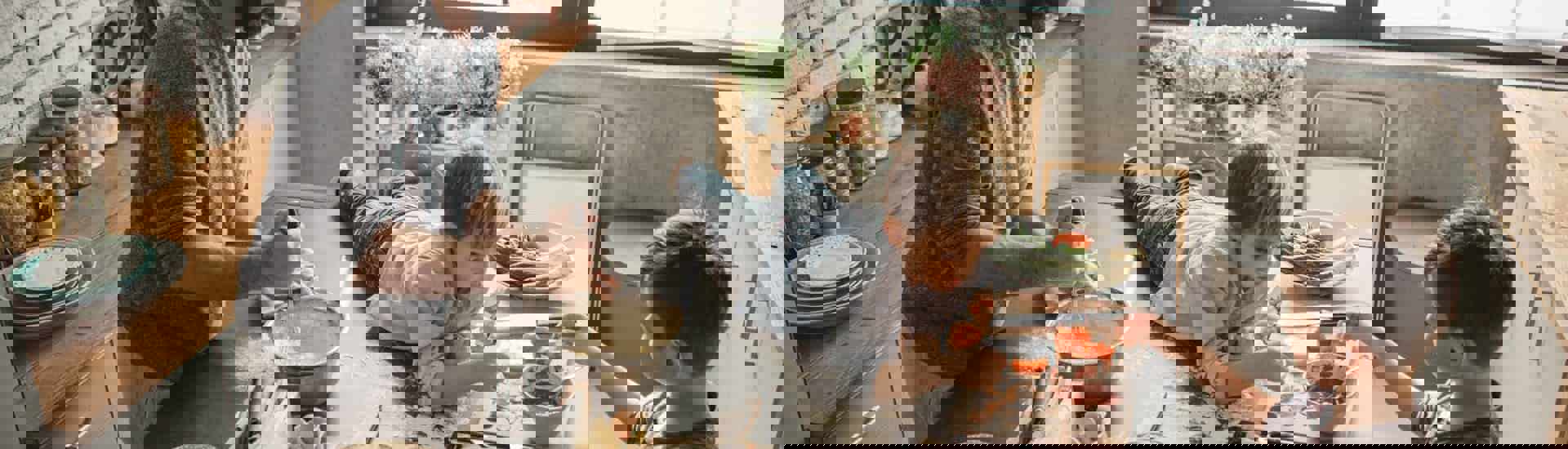 Papa bakt met kinderen: Thuis met kinderen tijdens de zomer: hoe pak je dat aan? 