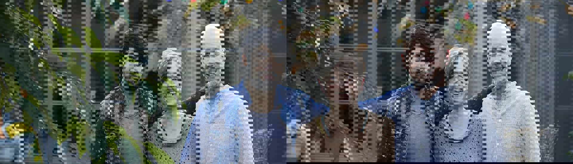 Pleegouders met jonge vluchteling Hekmat