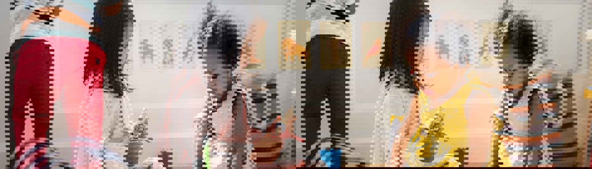 Kinderen spelen in kinderopvang: de respijtdagen moeten gezinsvriendelijker