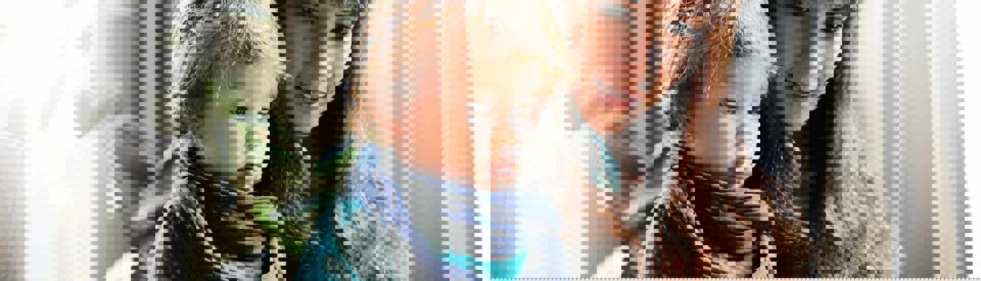 Moeder en peuter lezen: Kunst in kinderboeken