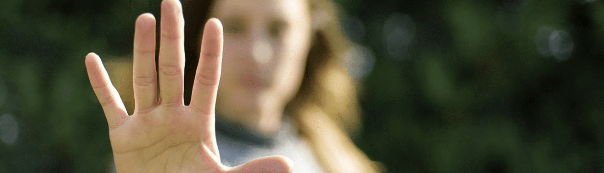 Meisje zegt stop tegen pesten