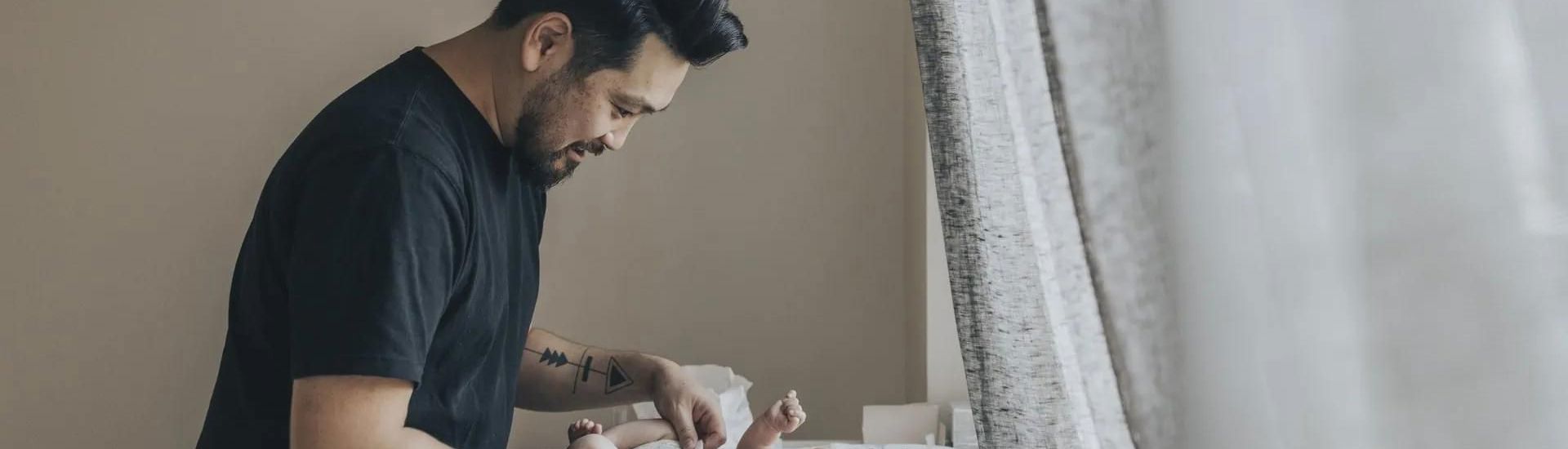 Tips om je baby op een ergonomische manier te verzorgen